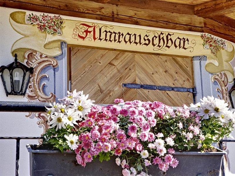 Hotel Kroneck Kirchberg in Tirol Bagian luar foto