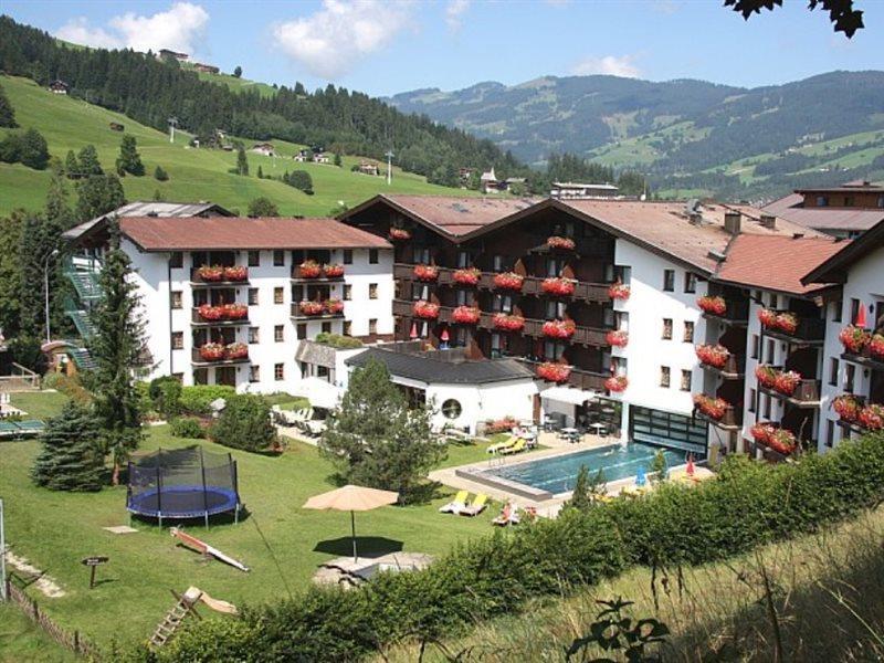 Hotel Kroneck Kirchberg in Tirol Bagian luar foto